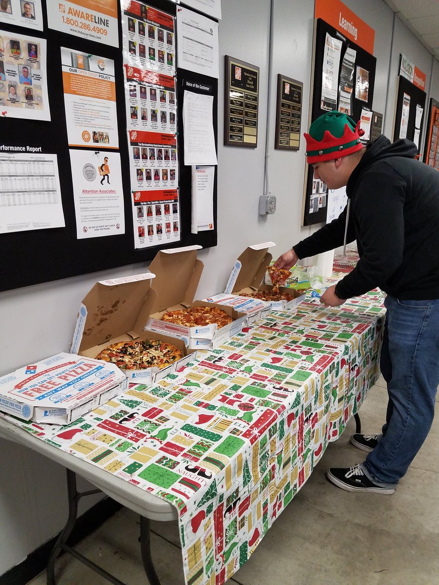 On the 3rd day of 8 Crazy Days of Christmas we had Pizza🍕🍕