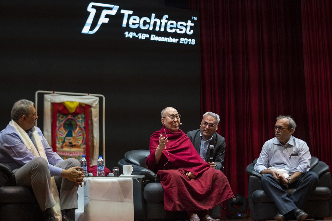 friendsoftibet's tweet photo. HH the Dalai Lama of #Tibet speaks the #TechFest2018 event at #IIT #Bombay on Dec 14, 2018. (Photo: Office of His Holiness the Dalai Lama) https://t.co/uhyzlynGWX