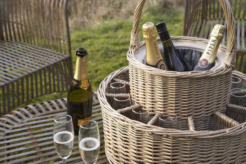 CreativeKottage's tweet photo. Great #champagne bar @olympiahorse for those wanting to take the champagne with them our #party baskets are still available in store or for local delivery #bubbles #prosecco #partytime #ChristmasCovered #Christmasbubbles #ChristmasDrinks https://t.co/RxB9a0tJvR