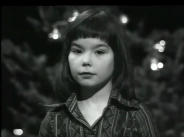 openculture's tweet image. Watch Björk, Age 11, Read a Christmas Nativity Story on a 1976 Icelandic TV Special openculture.com/?p=1010951
