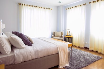 CS_decor's tweet image. Les rideaux ne sont pas démodés ! Choisis avec soin, ils permettront d’habiller une pièce avec harmonie et amèneront une fraicheur bienvenue durant les journées d’été.