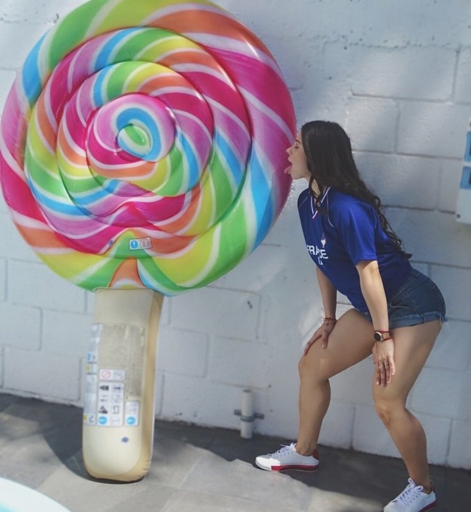 leebrise's tweet photo. Por un mundo de paletas gigantes 🌎🍭 https://t.co/y1hH3pa2tc
