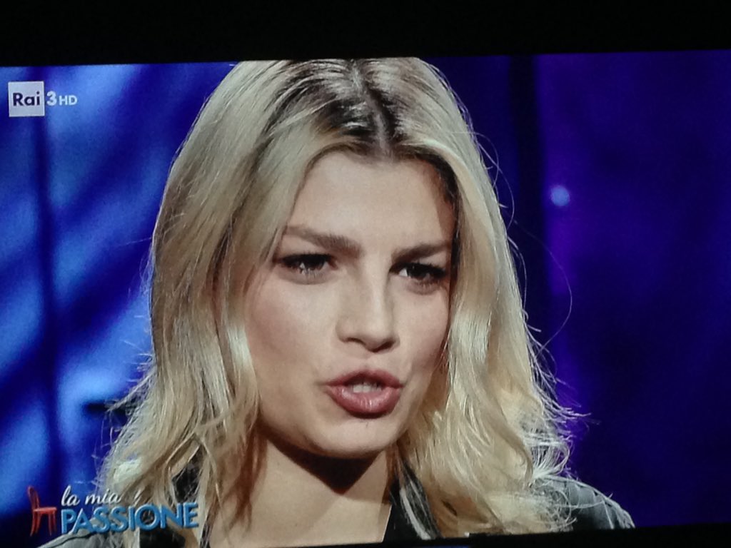 GiovanniVerdoli's tweet photo. Molto bella la prima puntata della nuova stagione de #LaMiaPassione su #Rai3 con protagonista la leonessa #EmmaMarrone intervistata da #MarcoMarra! Bello vedere #Emma raccontarsi con la spontaneità che la sempre contraddistinta! 😍❤️🎶🎸👏🏻 https://t.co/OzP5Is17Up