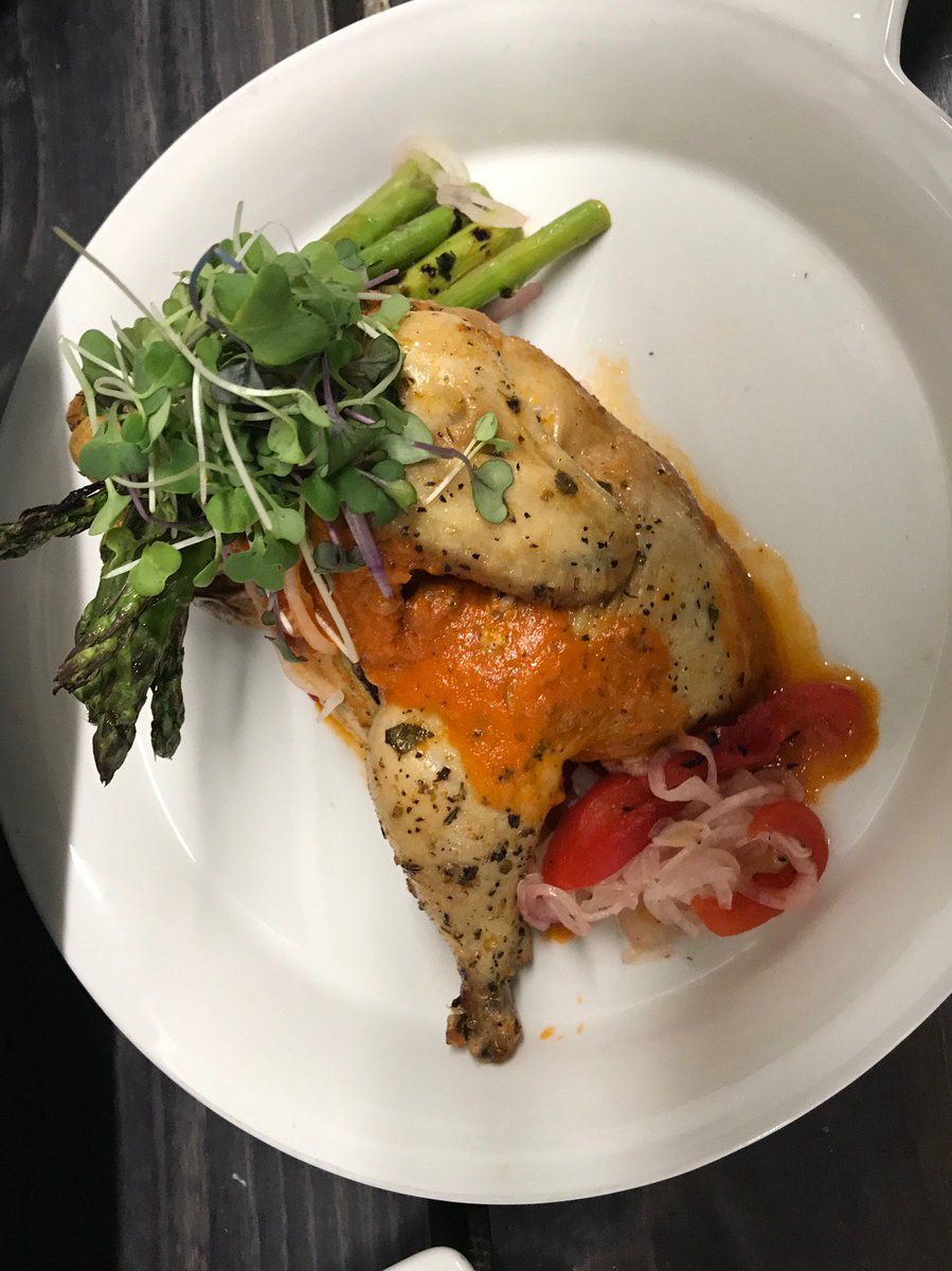 ChefAction's tweet photo. Oven roasted half chicken with roasted pepper coulis and fire roasted asparagus. https://t.co/kQ7ufgdiOY