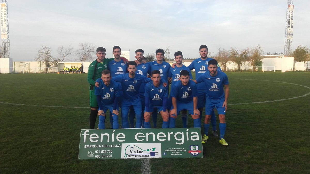 SPRiberena's tweet photo. 💙 FINAL @spriberena 2-3 @CATorremejia 💙

No pudimos despedir 2018 victoria, a pesar de que el equipo trabajo muchísimo, pero nos penalizaron los errores. A desconectar y disfrutar de las navidades. Lo positivo, la vuelta de @abelcastrejon7

⚽ @kikokikoo9
⚽ @Angelclaro92 https://t.co/HRR2xba3hv