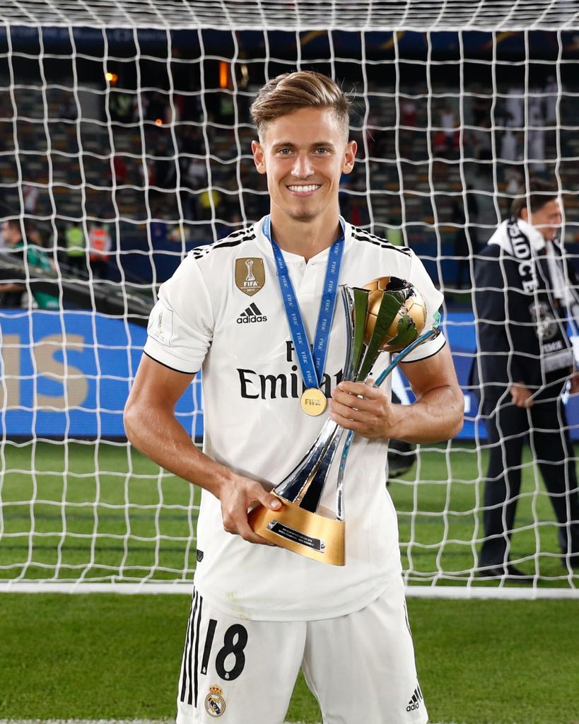 Es un honor defender este escudo y escribir esta historia. Es difícil imaginar un mejor momento para marcar mi primer gol. ¡Campeones del mundo! 🙌🏻🏆 🌍 
#HalaMadrid