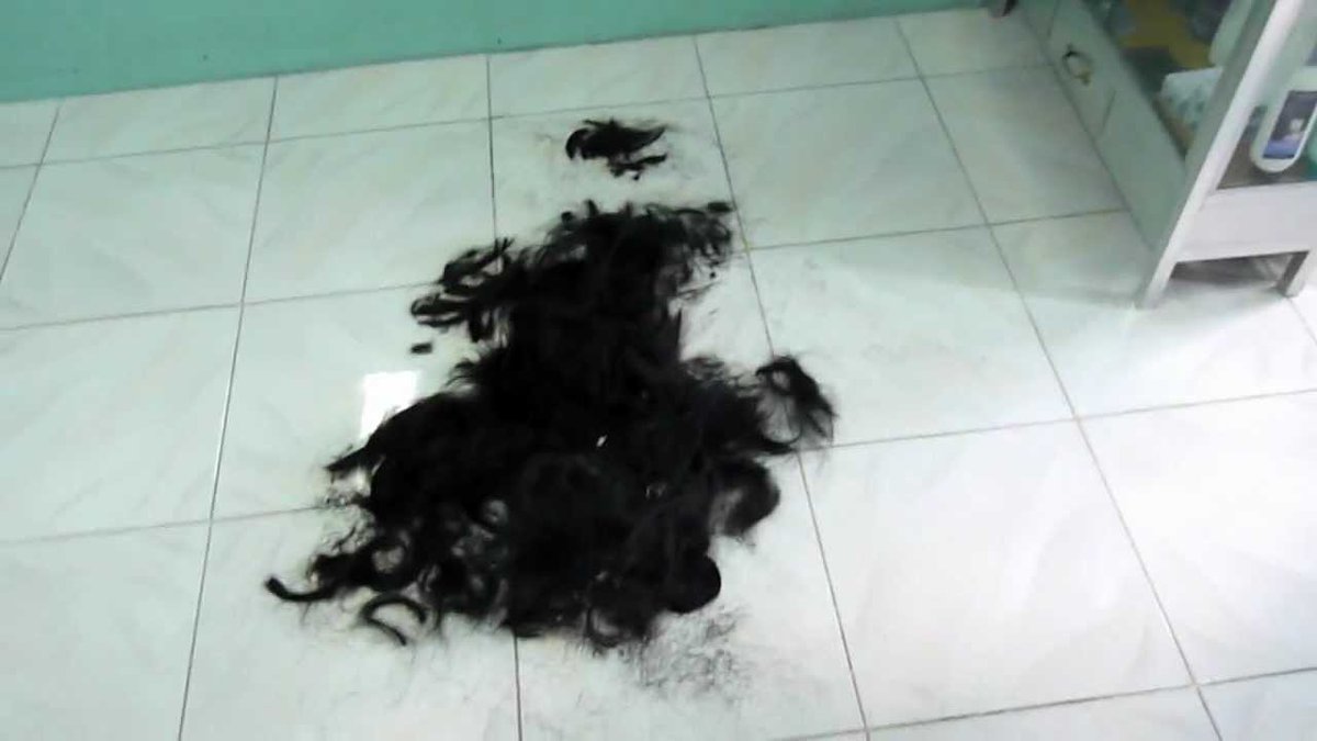 VoneTays's tweet photo. A lot of people having been asking so, yes, I’m auctioning off my magnificent hair. Proceeds go to the Tone Vays fund. Look, I know what you’re thinking, but Bitmex cut-off my referral income! https://t.co/0Ysw7Wz2ib