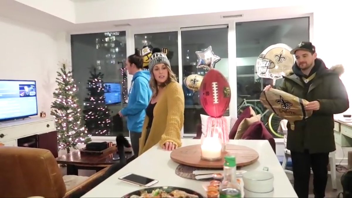 001Vyer's tweet photo. @krlstenmckenzie @sleclair09 XMAS FOOTBALL PARTY WITH THE BABE CREW ALWAYS A FUCKIN GREAT TIME! LUV YOU BABES 2 THE MOON &amp; BACK❤❤😍😍😘😘🤗🤗👭🌈🌈 https://t.co/Gj2TLThGrO