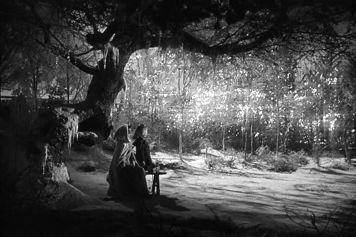 2AFilms's tweet photo. 22nd December: An eerie, magical landscape of childhood fantasy in THE CURSE OF THE CAT PEOPLE (Gunther von Fritsch and Robert Wise, 1944) #2Advent https://t.co/0izOSyermh