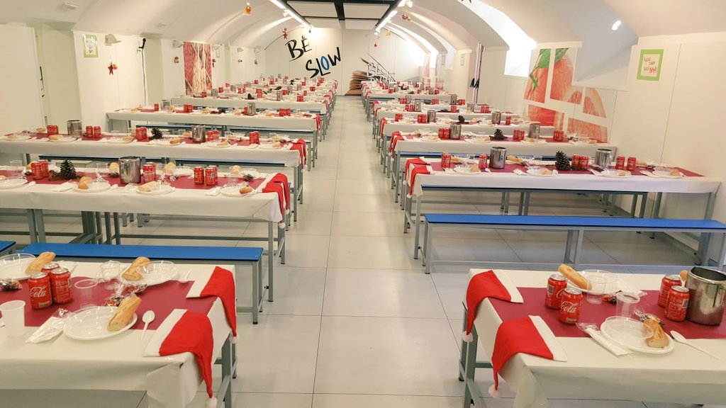 Quan un dinar de 200 persones esdevé màgia.El més semblant a una família. <a href="/CentreAssis/">ASSÍS</a> #NADAL amb una mirada horizontal imprescindible. Mai per sobre teu, mai per sota, sempre al teu costat. #sensellarisme