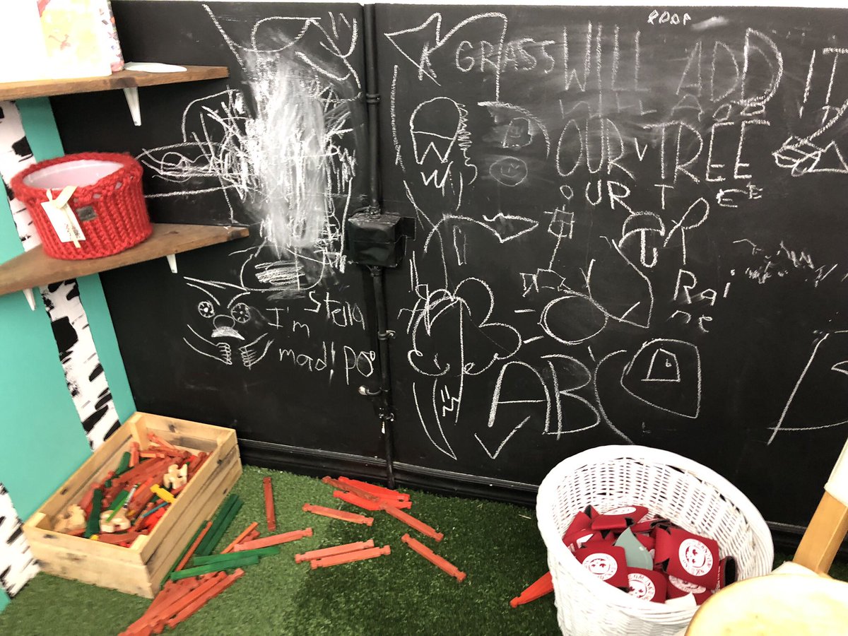 This is how to make Literacy a way of life! What if every retail owner had spaces for families to read and sing and play while they shopped?  

Thank you to <a href="/TheBeenGarden/">The Been Garden</a> for being a #familyliteracy champion in #LdnOnt. #2000words