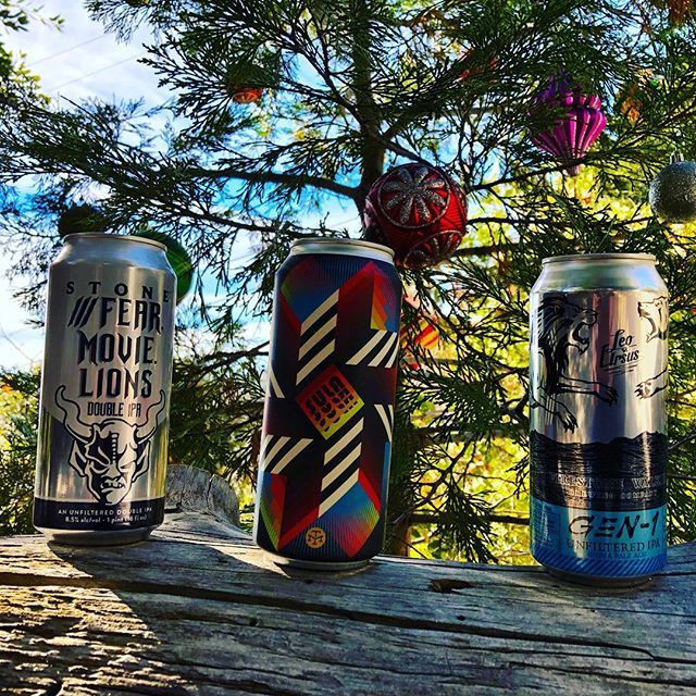 BeerQwest's tweet photo. A holiday gathering at BeerQwest Headquarters, North. #beer #craftbeer #stonebrewing #moderntimesbeer #firestonewalker #holidaygathering #merryxmas #hardymanclan #hardyman #lakearrowhead #arrowheadwoods #california https://t.co/KJB67PJRUv
