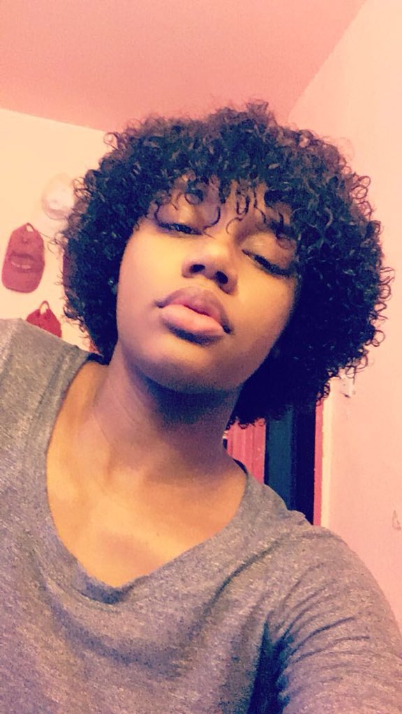 majesticbahh's tweet photo. @melaninmamis #MiniFro 🤪 https://t.co/HCaZuTds67