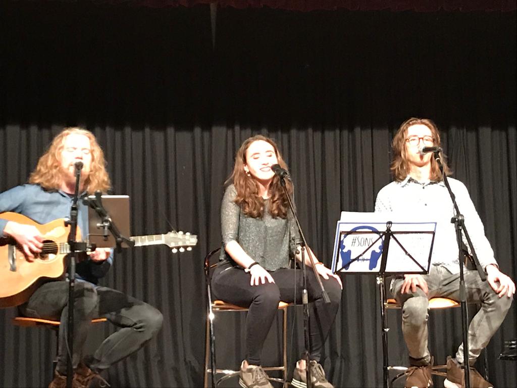 LestonnacBDN's tweet photo. Gran tarda de música amb #halldormar #robinsecret. Moltes gràcies a tots els que ho heu fet possible!!!#sonsbdn https://t.co/qm87jJQSQ6