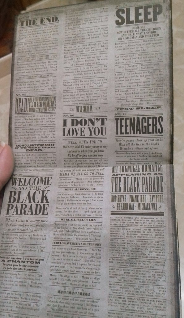 my_che_rom's tweet photo. My boyfriend has given me this for Christmas. I'm CRYING IN EMO SO MUCH https://t.co/PrFC4nquDQ