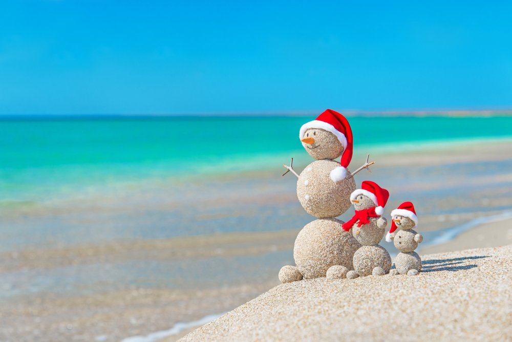 LADWP's tweet photo. Traveling for the holidays? Don't forget to unplug televisions, DVD players, computers, printers, radios and other electronics that use energy even when they are turned off. Enjoy your time off and the energy savings! #SaveEnergyLA #HappyHolidays https://t.co/5AHRGTvh1k