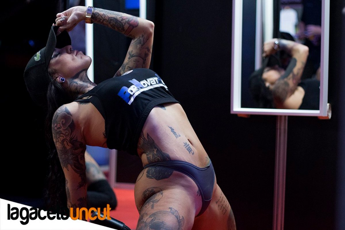 Espectacular <a href="/YemayaGonzalez/">Yemaya Gonzalez</a> en la galería fotográfica de <a href="/Pornovatasx/">Pornovatas.com +18</a> en el #SEB2018 lagacetauncut.com/fotos-xxx/las-…
