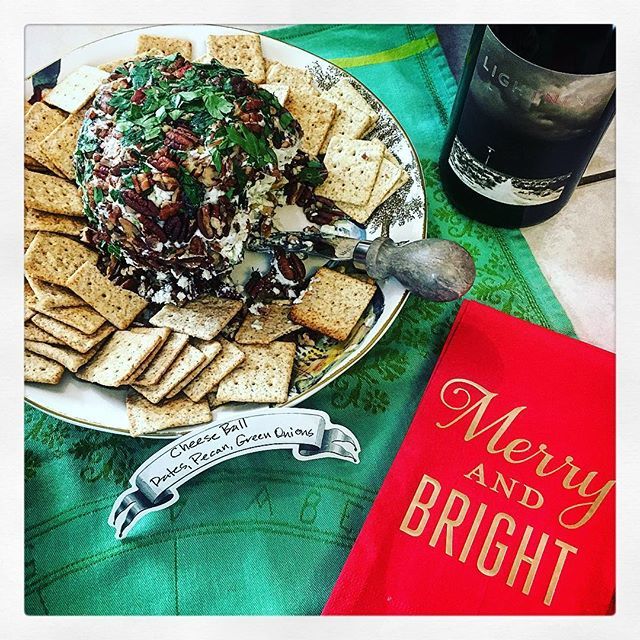 A favorite recipe from <a href="/gardenandgun/">Garden & Gun</a> - paired with Grenache and everyone wants to kiss the cook!
____
#lightningwines #grenachelove #merryandbright bit.ly/2A6CFFR