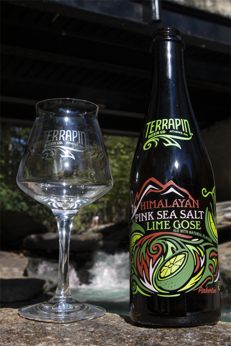 TerrapinBeerCo's tweet photo. Quench your thirst with our Himalayan Pink Sea Salt Lime Gose. Freshly squeezed Makrut Limes and subtle hints of Coriander make our latest Side Project that much more refreshing ๐ #SideProject31 #HimalayanPinkSeaSalt #LimeGose #MakrutLimes #CraftBeer https://t.co/PNgT0pRVmn