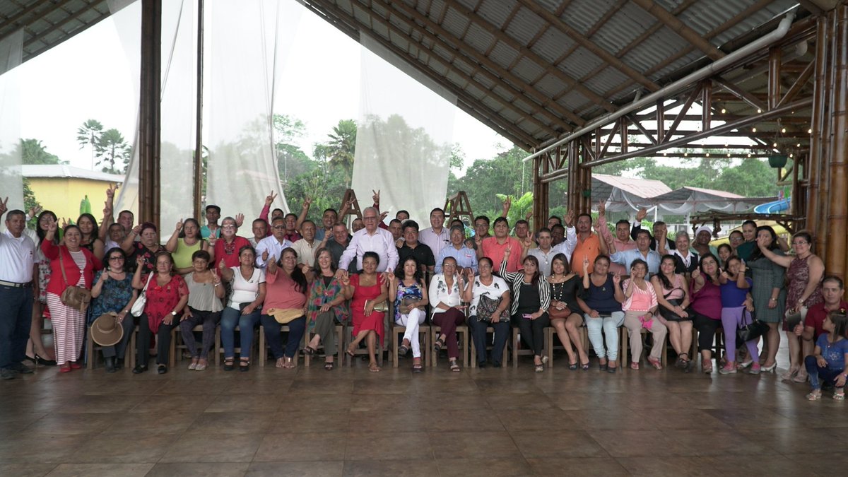 VictorMQuirola's tweet photo. Compartimos gratos momentos con nuestros amigos asambleistas cantonales, somos un gran equipo que trabaja por Santo Domingo. #SantoDomingo #VictorManuelQuirola https://t.co/NRIjfZRKp2