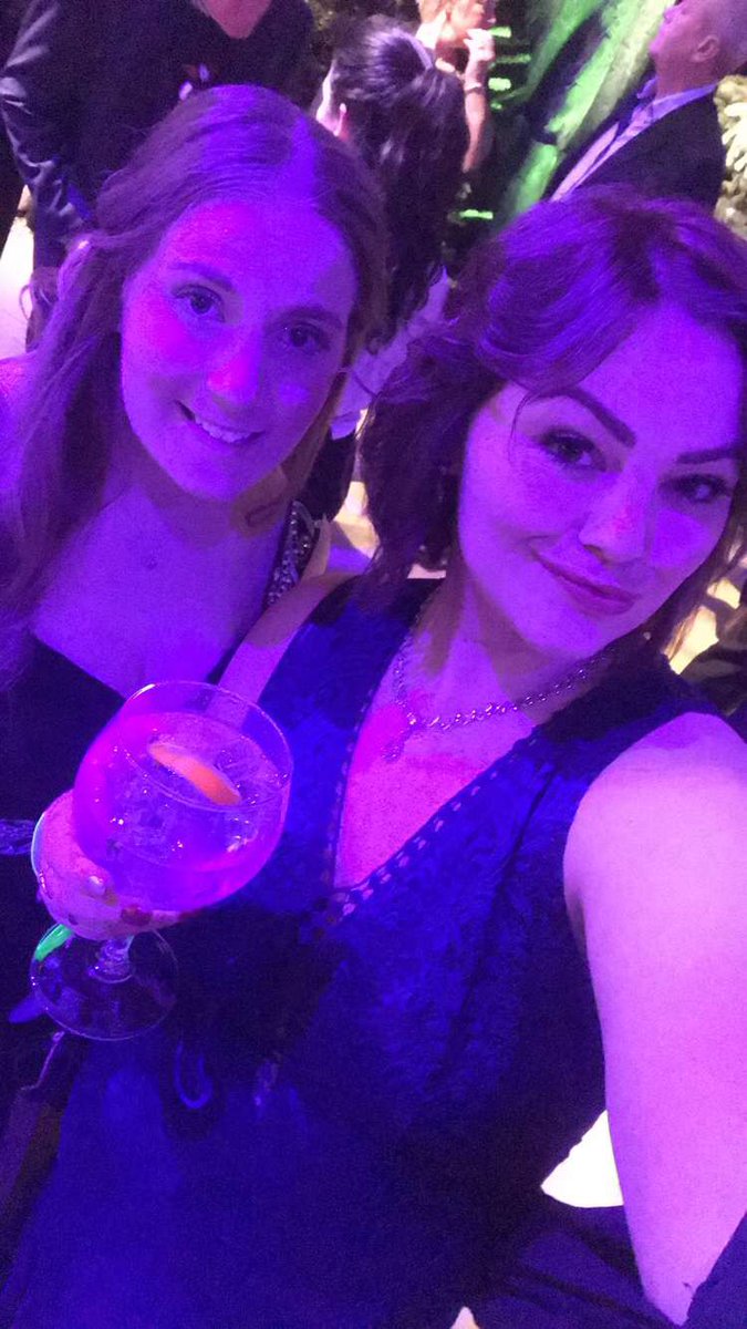 Stall_elle's tweet photo. Happy Christmas #mainbitch #bestie #winterwonderland #glam #moresir #necxmas18 #becauseican https://t.co/wJSEYWQPsT