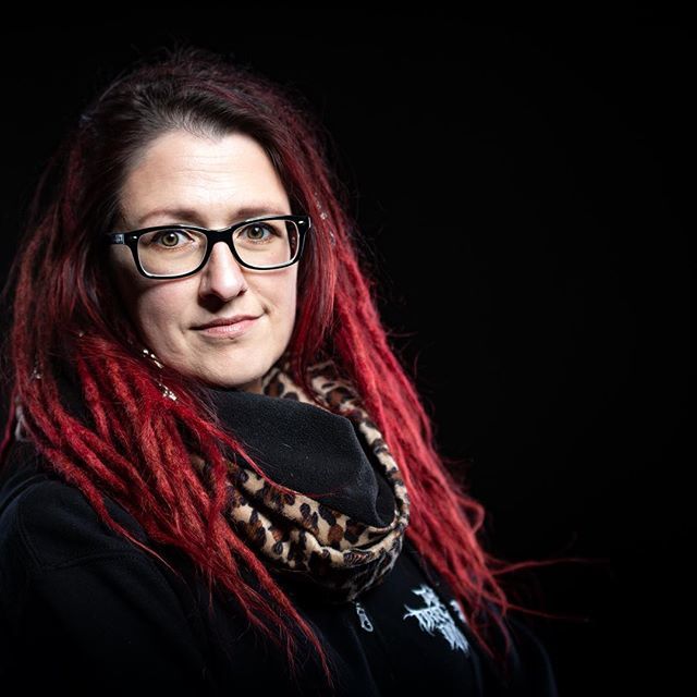 IsaTheobald's tweet photo. Portrait von 180Grad Photographie #portrait #redhead #dreadhead #reddreads #glasses #happyme #mypersonaltribeofweirdness #dresdendollsmerch #greeneyes #180gradphotographie https://t.co/6zSHaJm9SB https://t.co/ROC6B8Kflm
