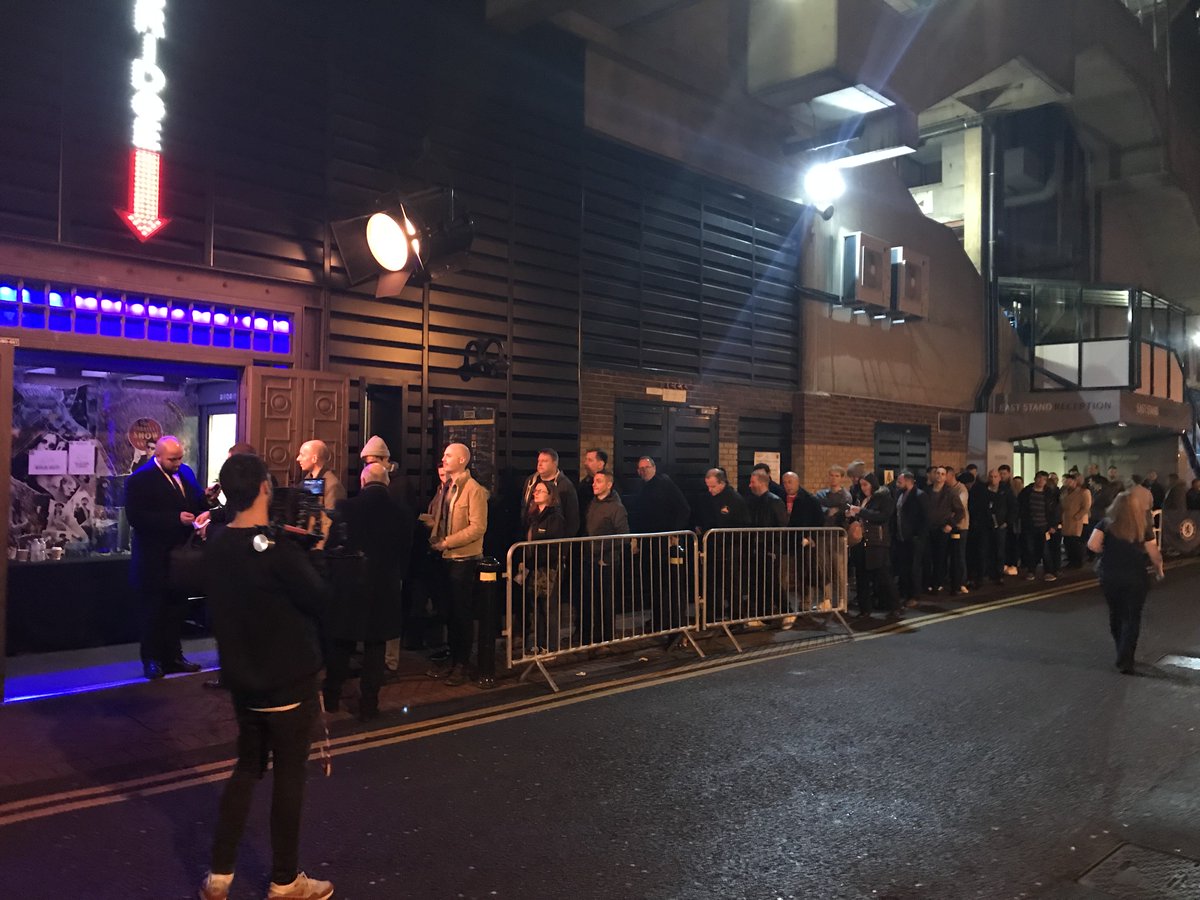 inwalkedlouise's tweet photo. A few random pics from @LouiseRedknapp appearance at @UTBlondon, this time 1 year ago. A fantastic night full of great memories. #louiseredknapp #louiselive #louiseontour https://t.co/EV4xvPxFFz