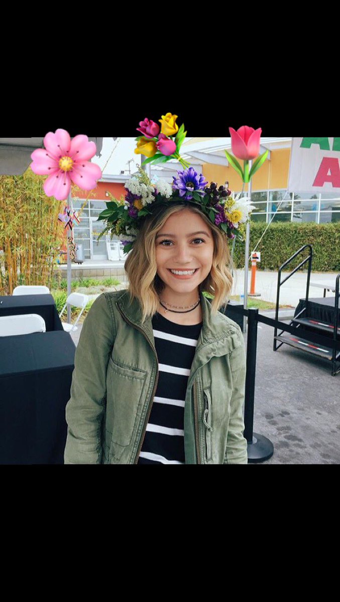 BOWtiful_G's tweet photo. HAPPY 20th BIRTHDAY🎁🎉🎊, to this cute literal and actual queen😍, i love you💕 and i’m a  massive fan of you😘 @G_Hannelius https://t.co/Pb1ppAX3KG