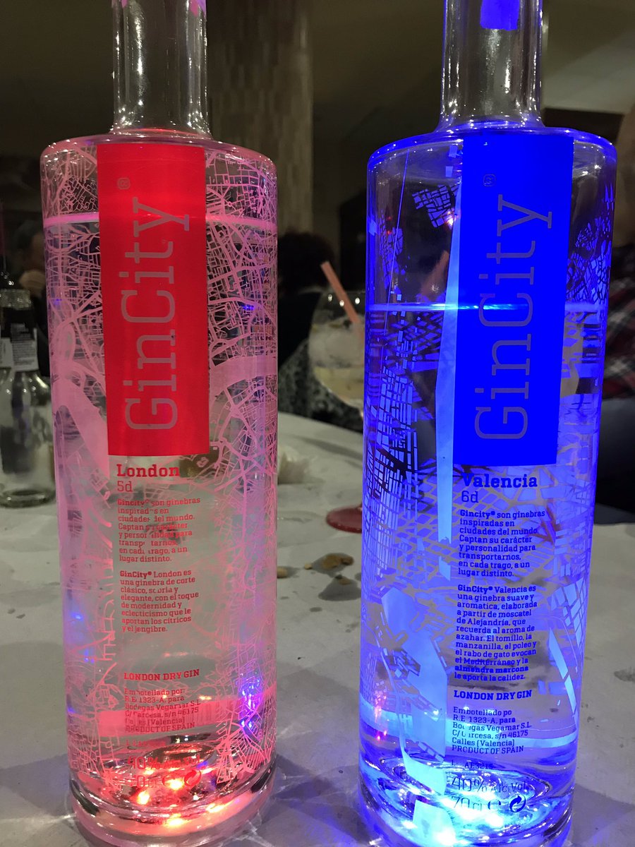 Meriueta's tweet photo. Descubriendo nuevas sensaciones en la cena de Navidad, en #lafloridasollana (of course!) @BodegasVegamar @maitebgomez #megustalaflorida #sollana #sopardenadal #gincity https://t.co/kvNCDwxcZT
