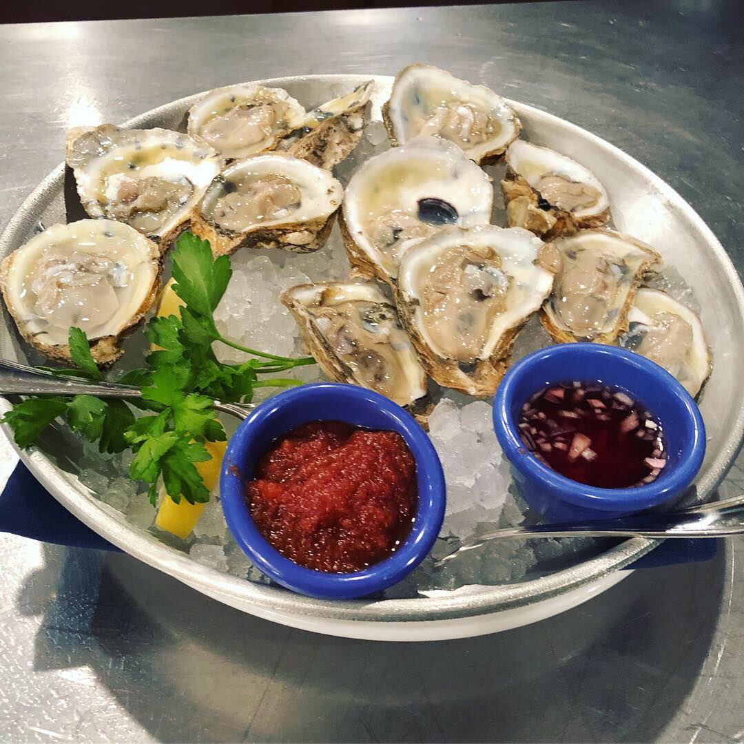 1Fish2FishVB's tweet image. Freshly shucked or Lightly Fried - Take your pick. #oyster #shellfie