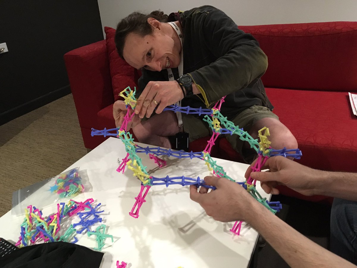 MathMechs's tweet image. François Guéritaud and @SaulSchleimer shrinking an extensor diamond in all four directions.