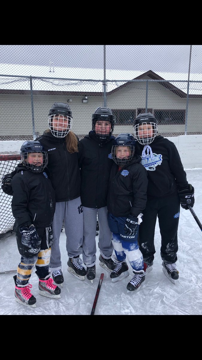 Mirage players mentoring the U10 Blue team.