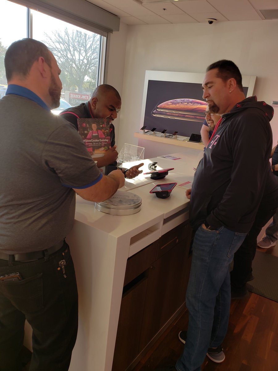 DarthProff's tweet photo. Got Some deep knowledge training with this Team(1) before the rush. #FSMHolidayFunKnowledge @Krivs14 @jim_eldredge https://t.co/OP1GPHhg3t
