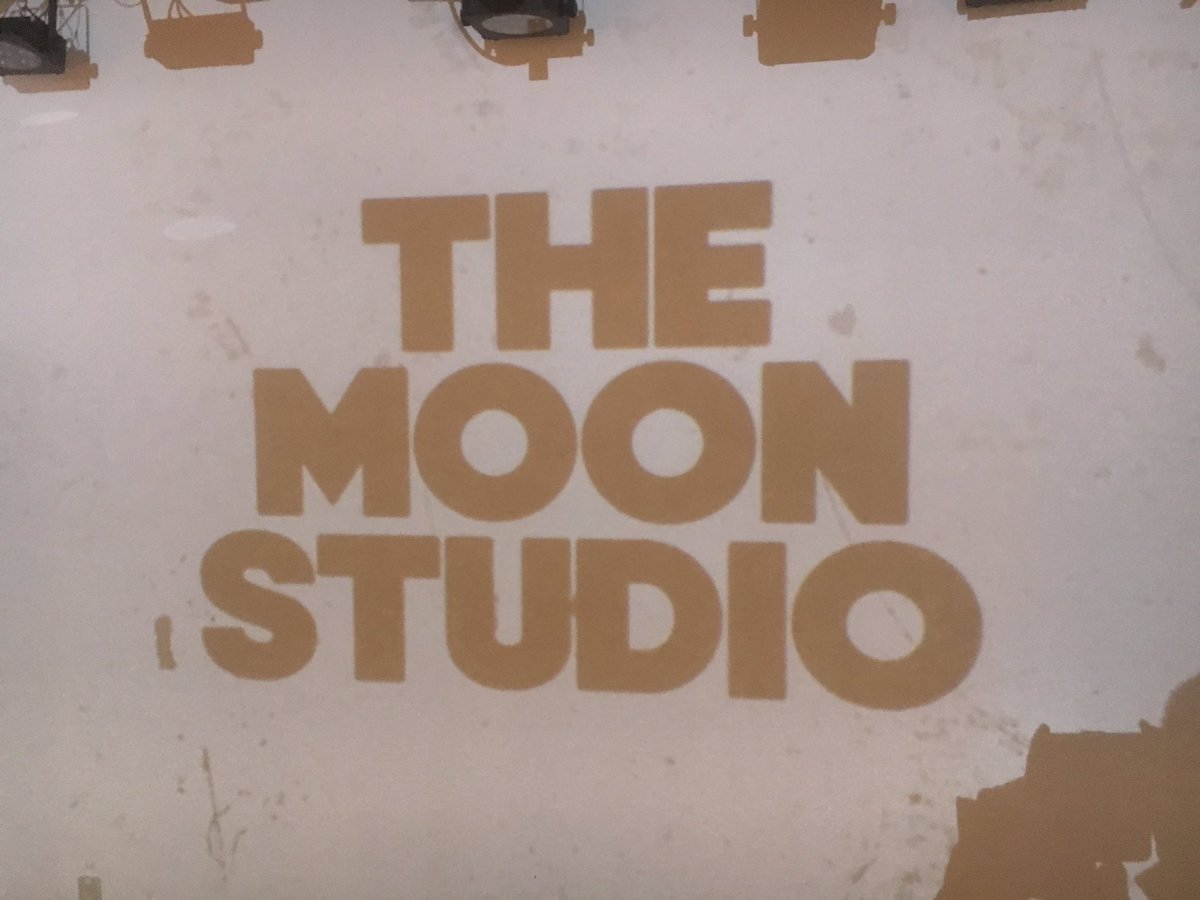 isono_nami_hei's tweet photo. THE MOON STUDIOの展示「KOTODAMA TRIBE ver.0.5」まーーーーじで良かった….………
「何か作ってやるぞ!やらかしてやるぞ!!!」っていう運営の気持ちが魂に響いてきたわ……
花譜さんのテーマ曲「魔女」もインスタレーション的に全身で体感出来たしもう今k(文字数
#themoonstudio #kotodamatribe https://t.co/5wWr5UtfOU