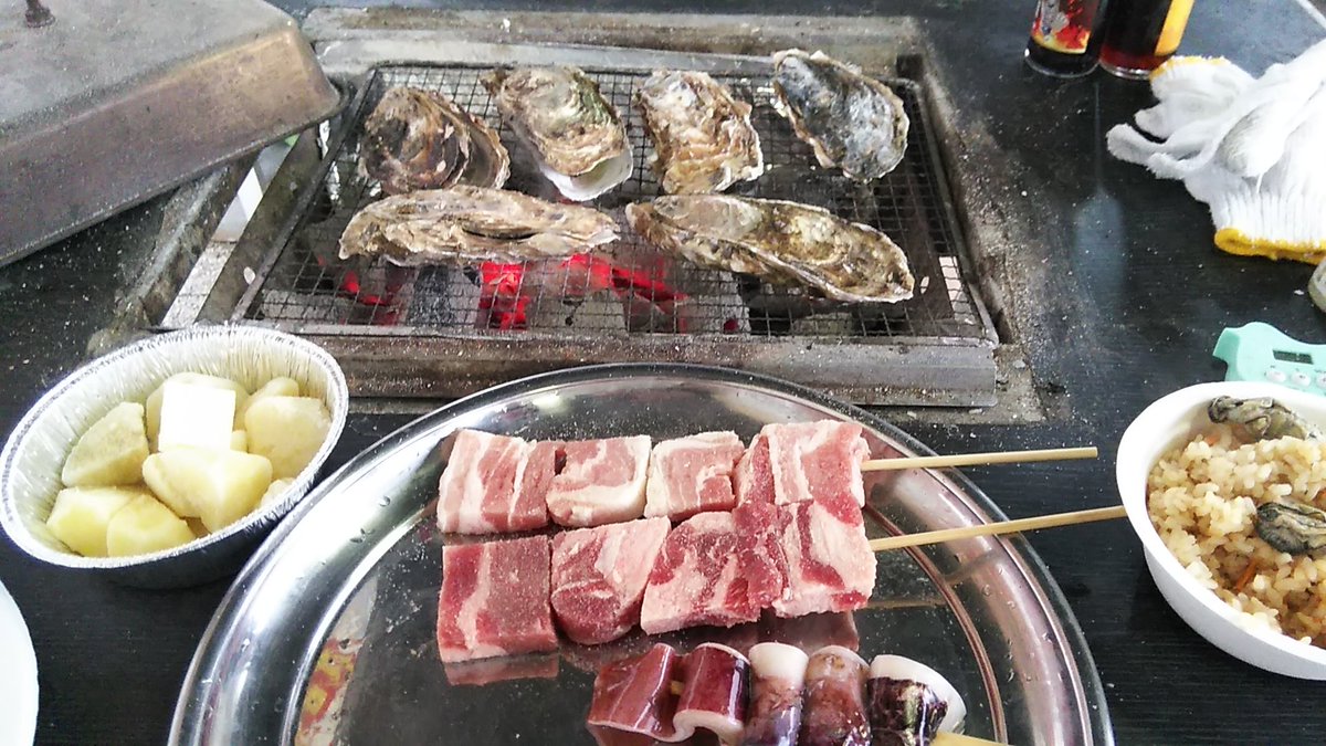 Seiji 会津若松市で期間限定のカキ小屋open 復興イベントのひとつらしい 石巻港の牡蠣 を妻君と楽しんだ 牛肉も美味しかった 帰りにケーキも買う 楽しいクリスマスになりそう 牡蠣小屋 石巻 カキ バーベキュー クリスマス 会津 復興 野口英世 Seiji 会津若松市で期間限定のカキ小屋open 復興イベントのひとつらしい 石巻港の牡蠣 を妻君と楽しんだ 牛肉も美味しかった 帰りにケーキも買う 楽しいクリスマスになりそう 牡蠣小屋 石巻 カキ バーベキュー クリスマス 会津 復興 野口英世
