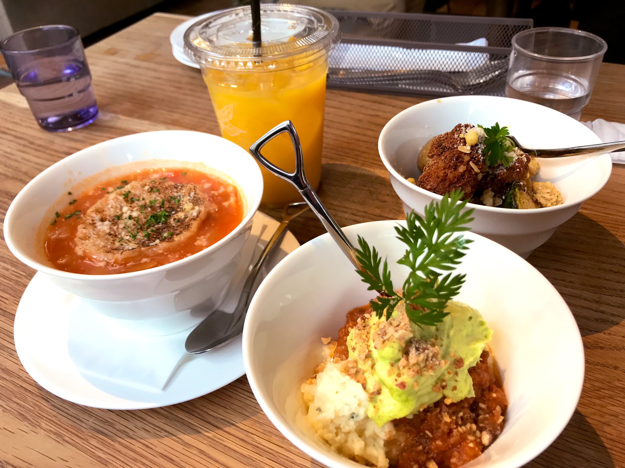 ひかるさーんgzpo 今日は茨木に来ております ザ ファーム ユニバーサルで小洒落たランチ お洒落なお店好きー T Co I72wkeiilp Twitter