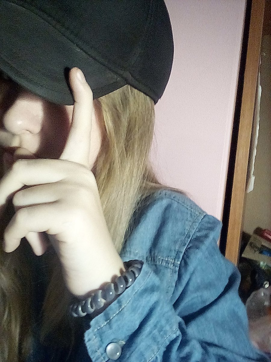 rewolrd's tweet image. #Army Это что заразно??