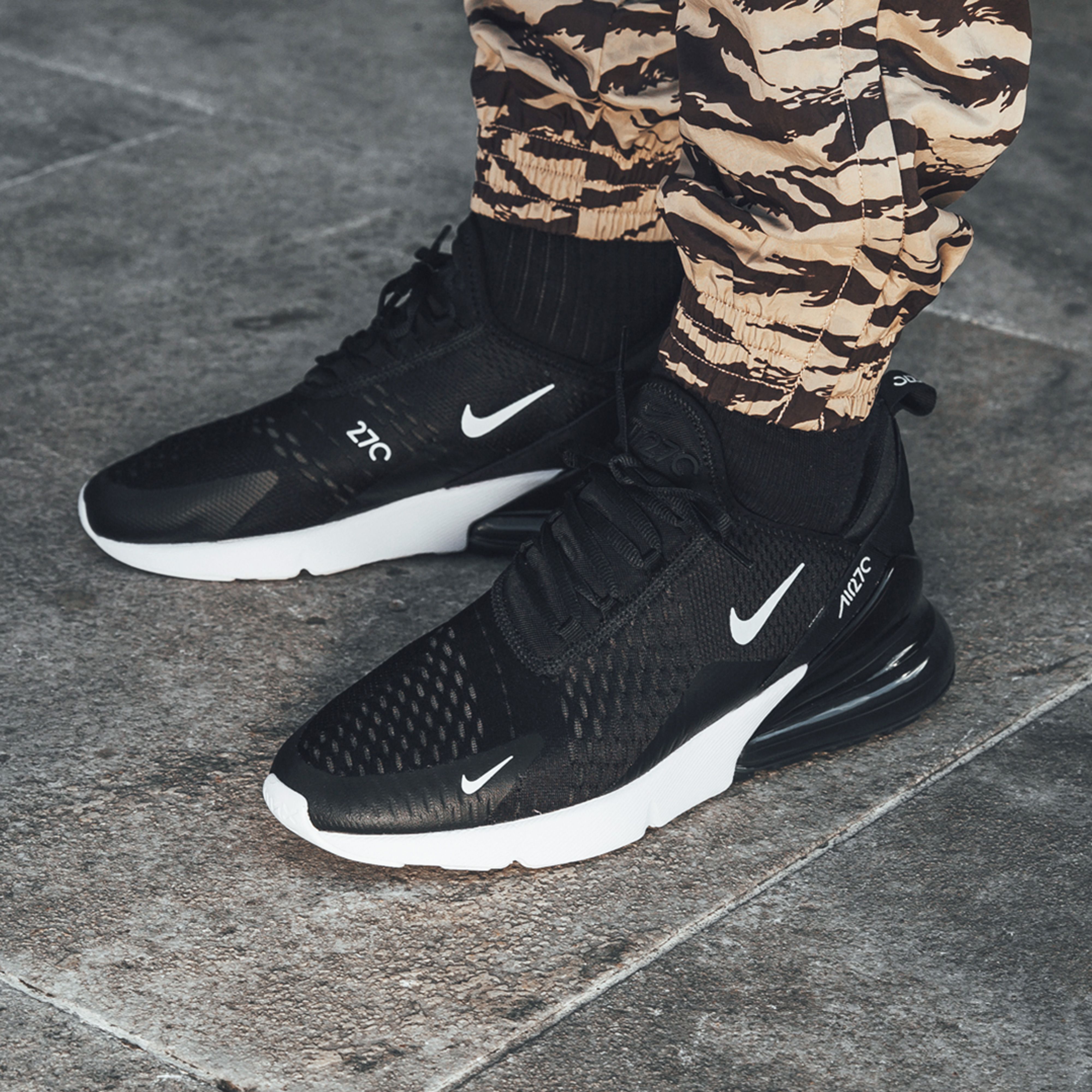 Christ Saturer Baseball Nike Air Max 270 Black Anthracite White Solar Red Jen Doute Forme Compagnon