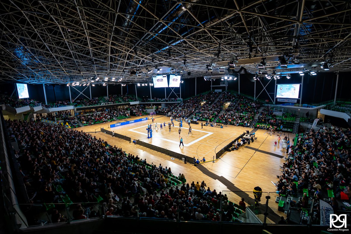 📸 [Les 4 images #PassionNantes] 📸
Retour en 4 photos sur la victoire nantaise face <a href="/QUIMPERVOLLEY/">Quimper Volley 29</a> (3/0) en Ligue AF. C'était lors de l'événement VOLLEY STORY de ce samedi au Palais des Sports de Beaulieu ! 🤩
- Crédit photos C.Pingeon -
#VICTOIRE #VolleyStoryPSB #VolleyNantais