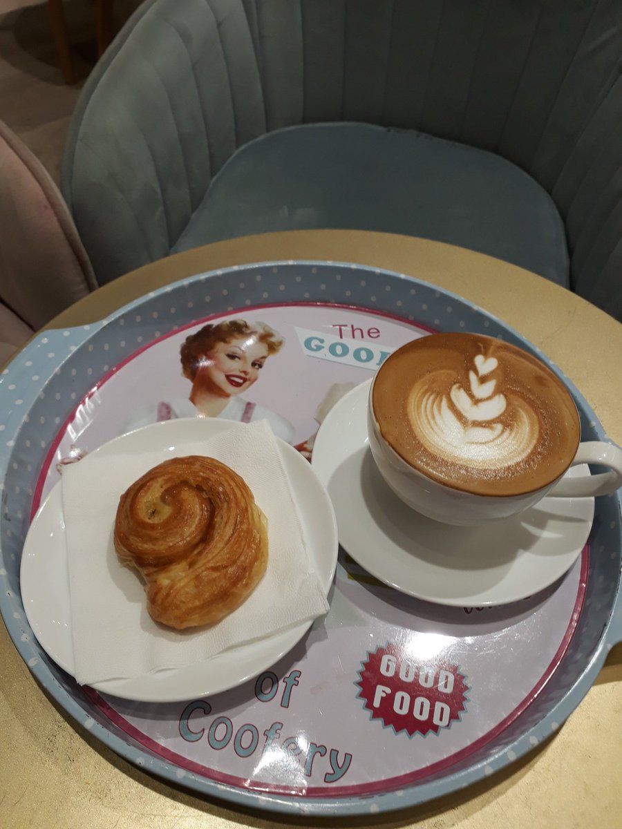 AnisBakar's tweet photo. Pretty english teahouse called Britea. Pink&white&blue decor. Nice coffee but awful pastry. Locals drink iceblended as early as 7am. Amazing culture.
#britea #englishteahouse #tea #vietnam #nhatrang #latte https://t.co/8iO5D8sWNW