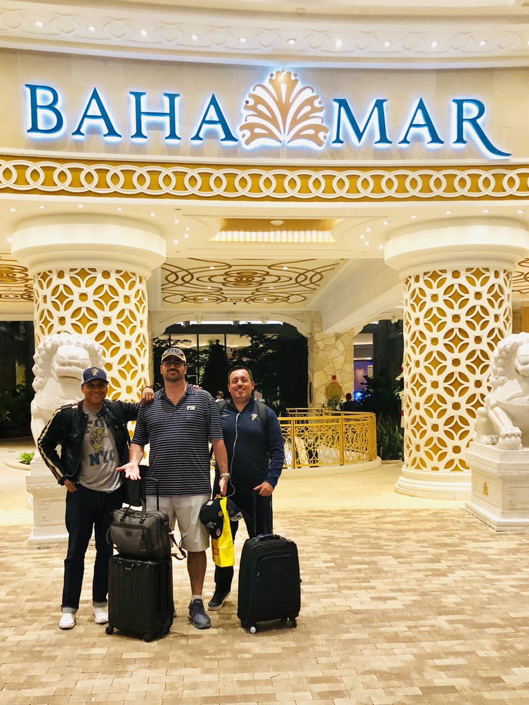 albertopadron's tweet photo. The Bahamas Bowl: Where the experience never ends. #FlightCanceled #Stranded #ButWeWon #OneMoreNight ๐๐ฝ #PawsUp ๐พ Football ๐ #FIU #BahamasBowl #TravelStories https://t.co/Jm0NgNMVYK