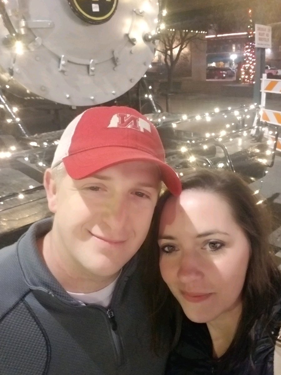 coachwall2001's tweet photo. A great 11 year Anniversary Dinner with this beautiful lady. Didn't get carded but did get asked if we needed separate checks. #lovebirds #ipickeditup @KarlaSueW https://t.co/fow65aoB8j