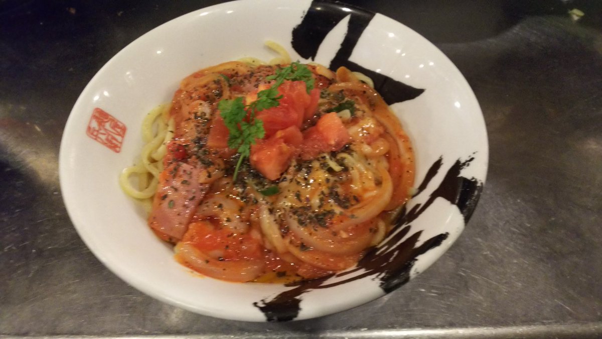menya_kyubey's tweet photo. こんにちは、久野です。
先日より夜の部で今月、第二弾の【限定麺】をスタートしました！！予想以上の出数になり、急遽デリシャストマトを手配しました。 https://t.co/qAI1nISbra