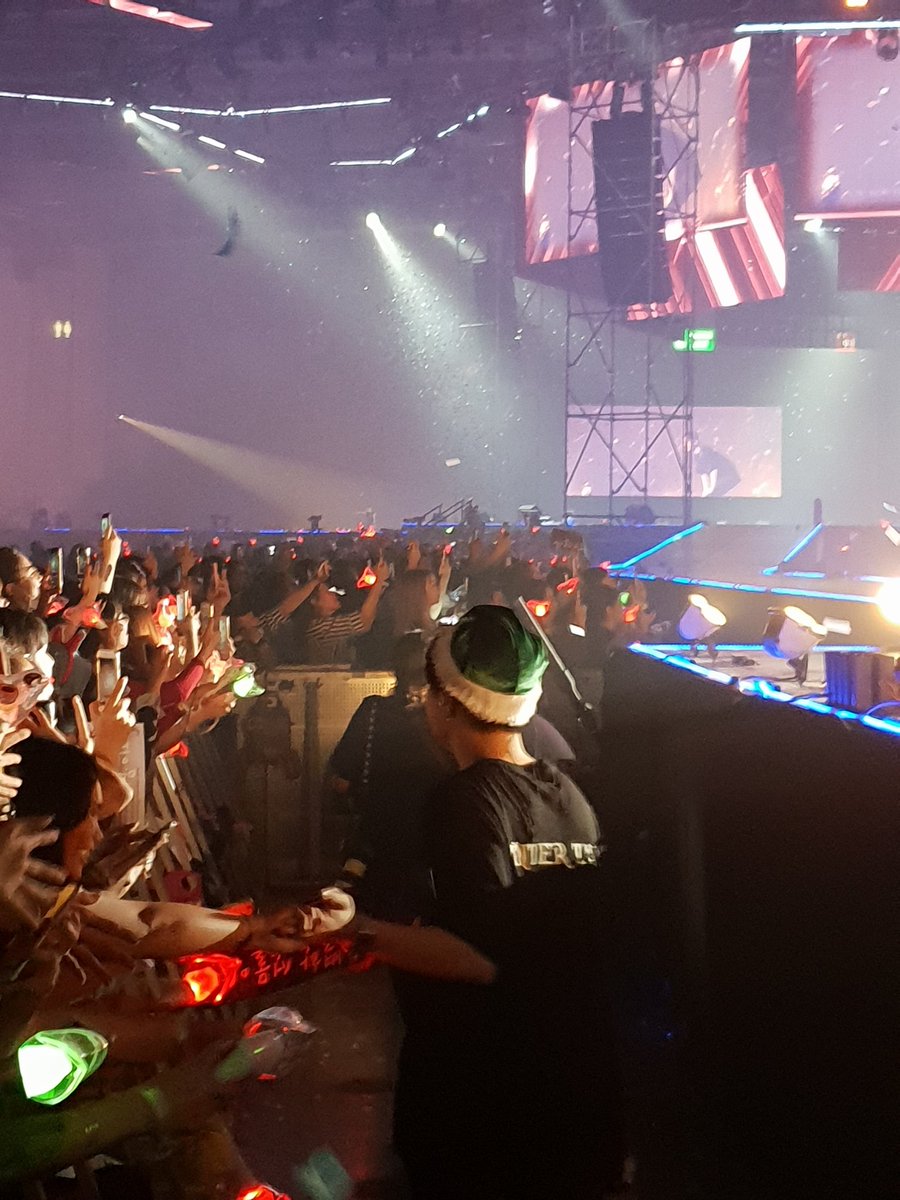 PMKCYJ's tweet photo. ได้เจอสักทีนะเจ้าความฝันของฉัน #คอนครั้งแรก #NESTIVAL2018 #GOT7 #Youngjae https://t.co/ZDWuZCeyI3