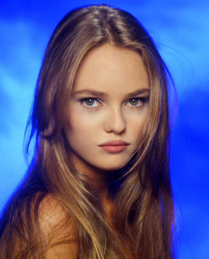 Vanessa Paradis December 22 Sending Very Happy Birthday Wishes! All the Best! Cheers! 