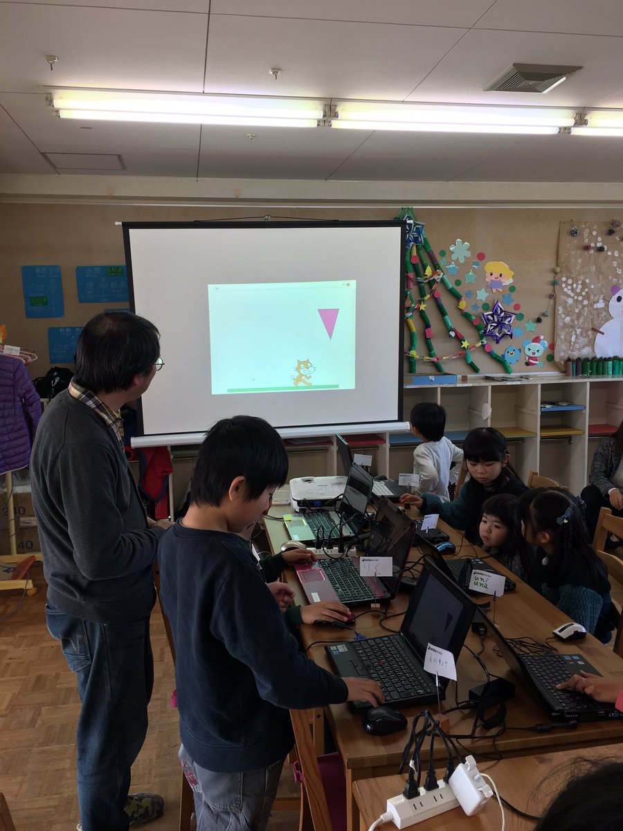 CoderdojoSennan's tweet image. 発表タイム開始、一人目は えいすけ
クローンを使ったゲーム
