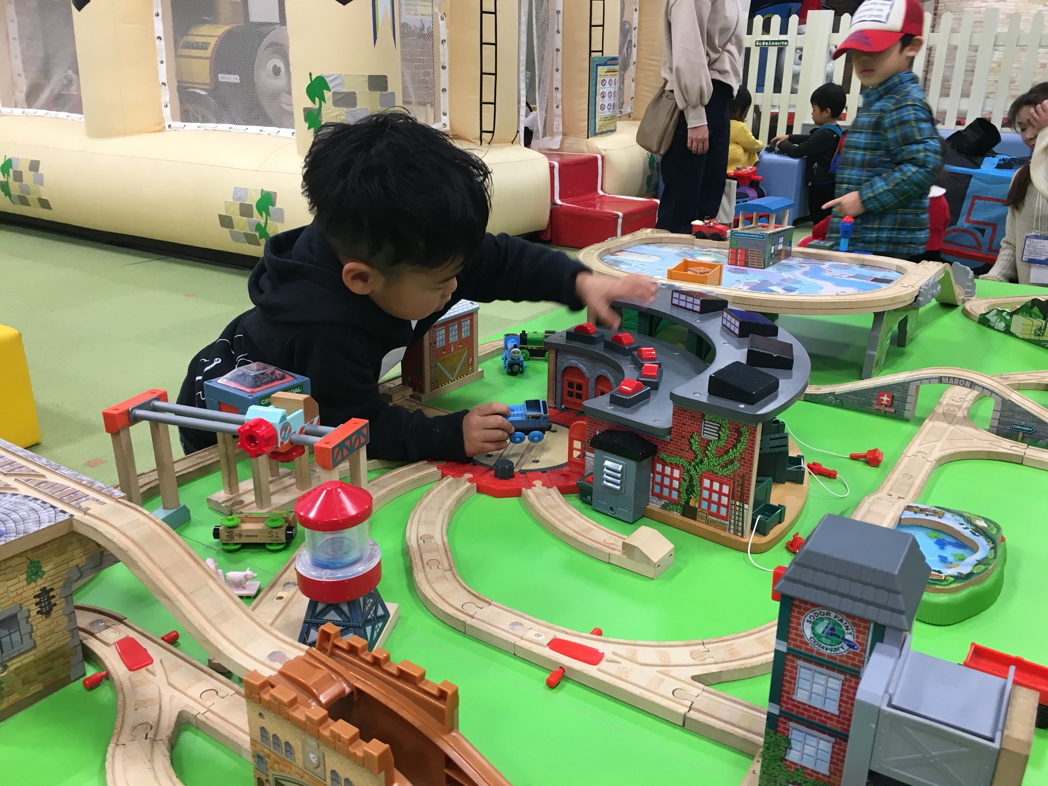 トーマスステーション和泉 Twitter Search Twitter
