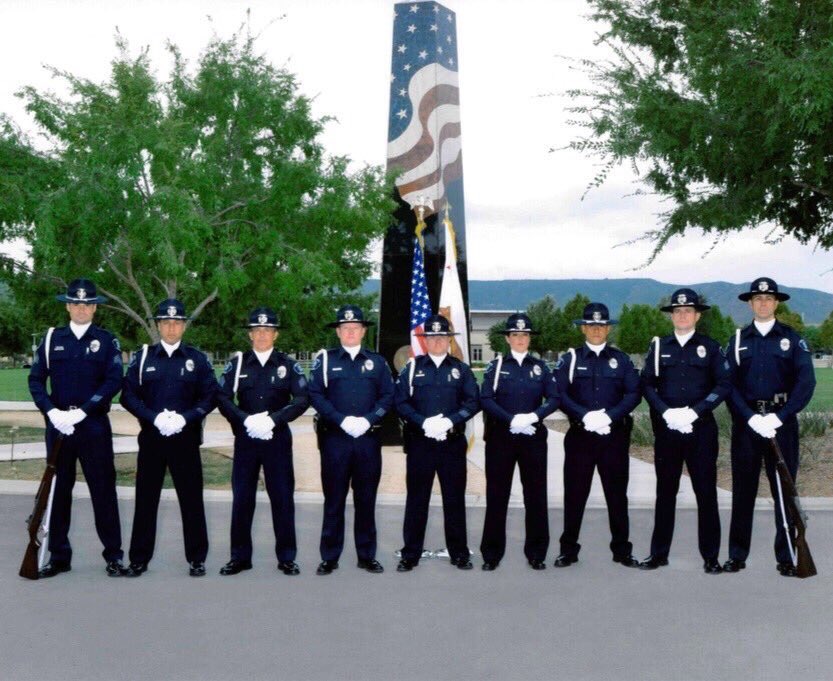 HonorUniversity's tweet photo. #honorguardsofamerica🇺🇸 @MurrietaPD Honor Guard unit and @MurrietaFire Honor Guard unit. Don’t forget to recognize all honor guards nationwide for Honor Guards Day every last Saturday in June. #honorguardslife #honorguardsmagazine #hallofhonorguards #TopHonorGuardsinAmerica https://t.co/mR6ZFIzVtw