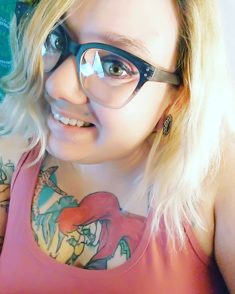 DabbnDarling's tweet photo. #cannabiscommunity  #medicalcannabis  #globqueen #dabbs #highclassmadin #stonergirl #dragonqueen  #prettypotheads #blazingbeauties #710 #stonersociety #inkedgirls #thickwhitegirl #bluntbabes #teamleo #weshouldsmoke #dailydabber #girlswhodabhard #420 #dabs #thc #medicalmarijuana https://t.co/4Dqk4X3fqT