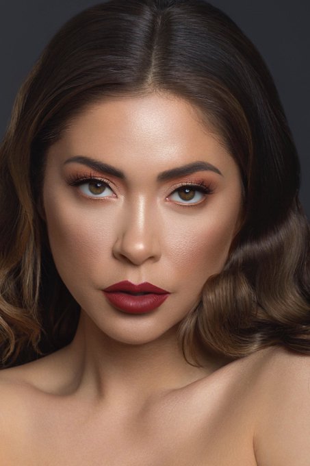 Santa baby. ❤️?
Photo by @jarrellelee 
for @vandalcosmetics go check out their new makeup!! ? https://t
